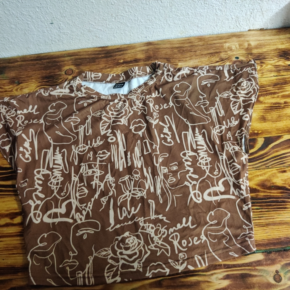 Clothes - Picture 4 of 16